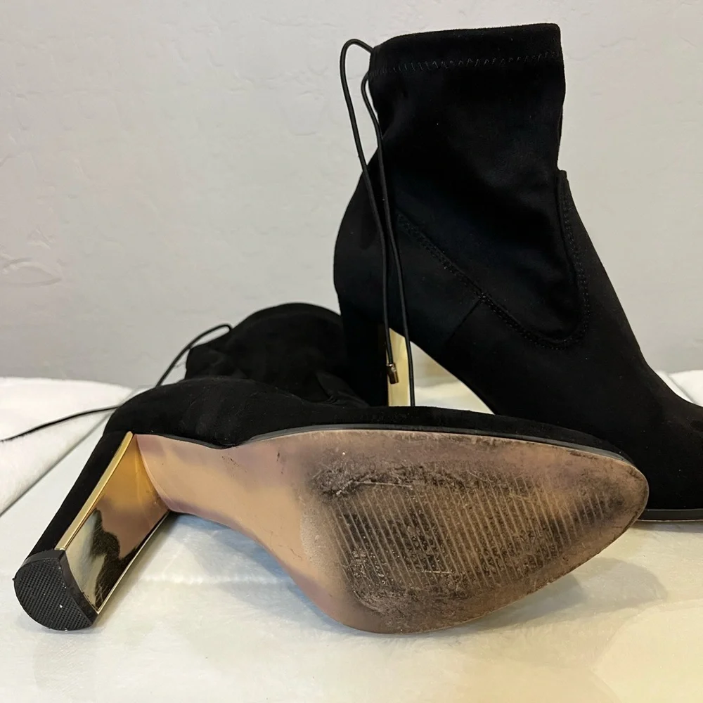 Color: black with gold color hardware, material: Suede-like, size: 7.5 - Picture 3 of 5